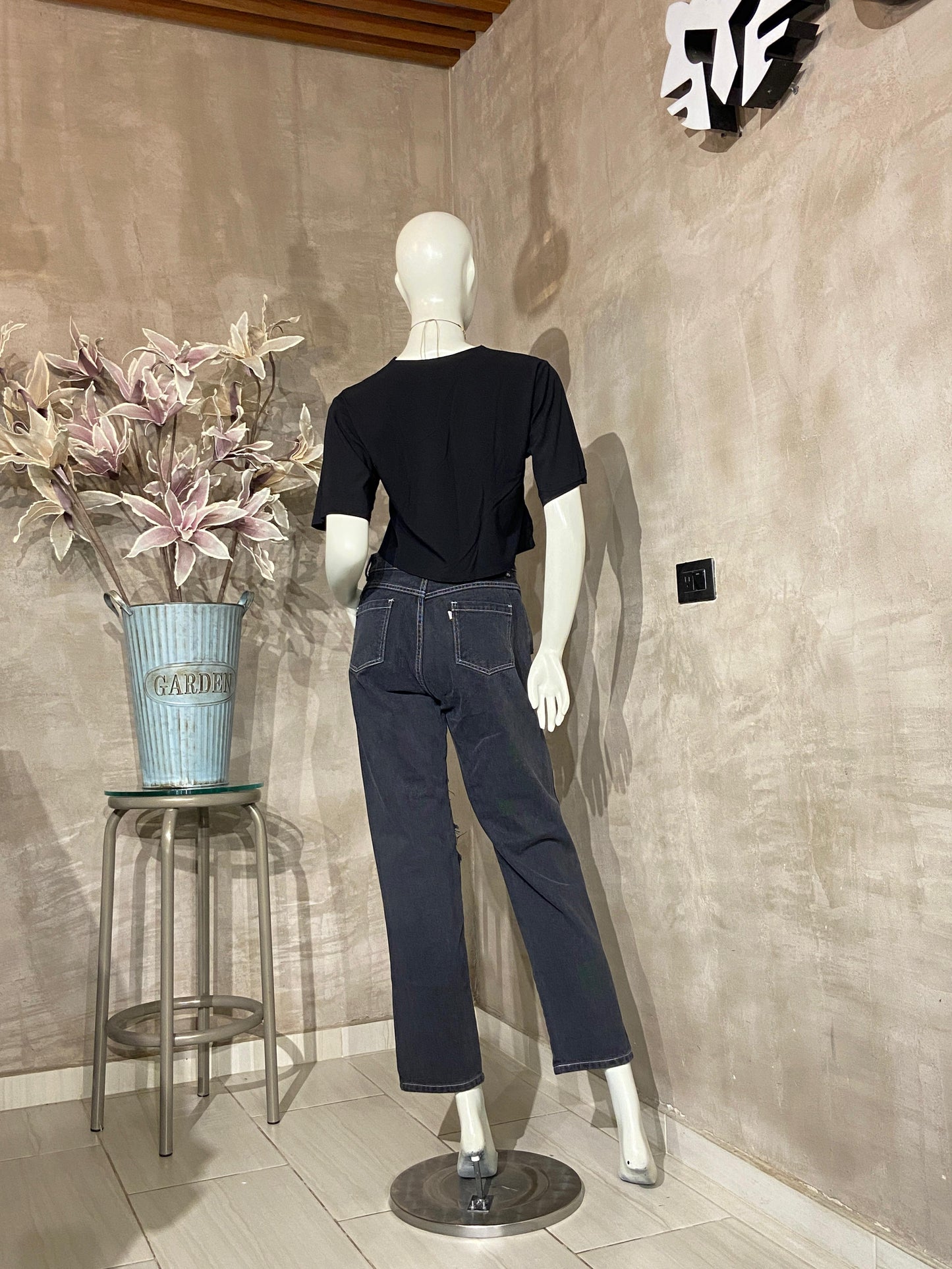 Pantalón Culotte Fit Negro Grisáceo con rotos