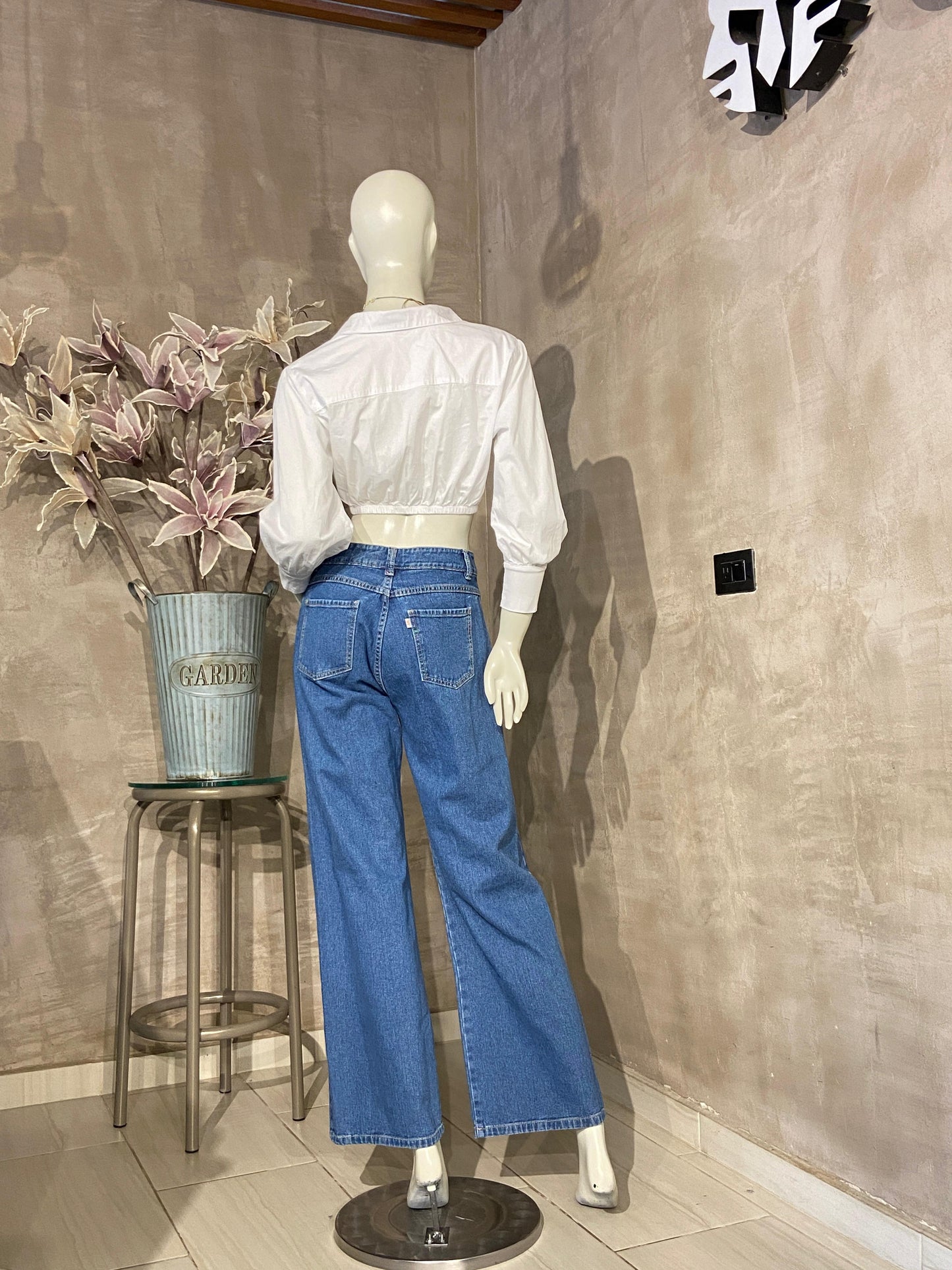 Pantalón Bota recta Azul con rotos