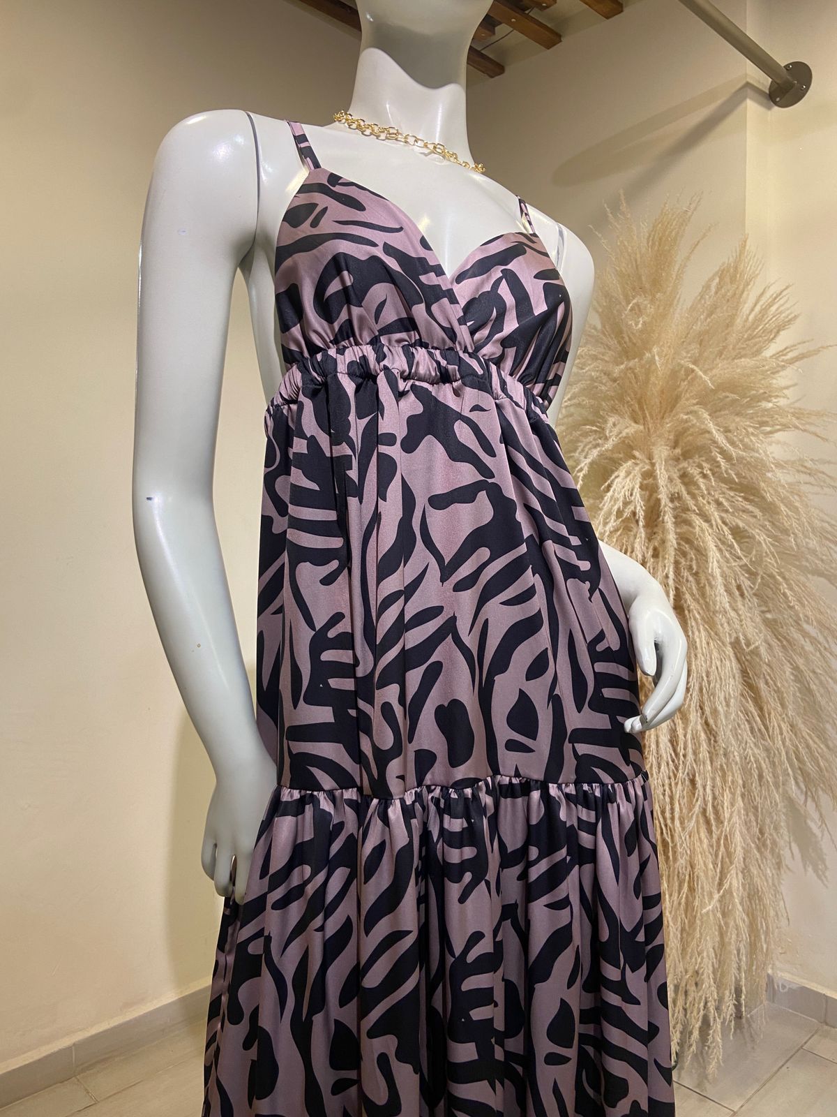 Vestido Andalucía print negro y rosado