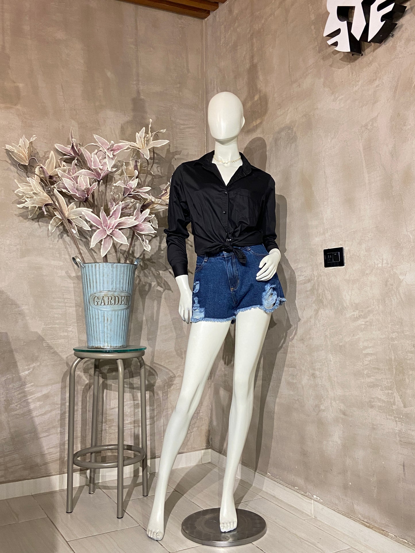 Camisa Tamara manga larga con bolsillo negra
